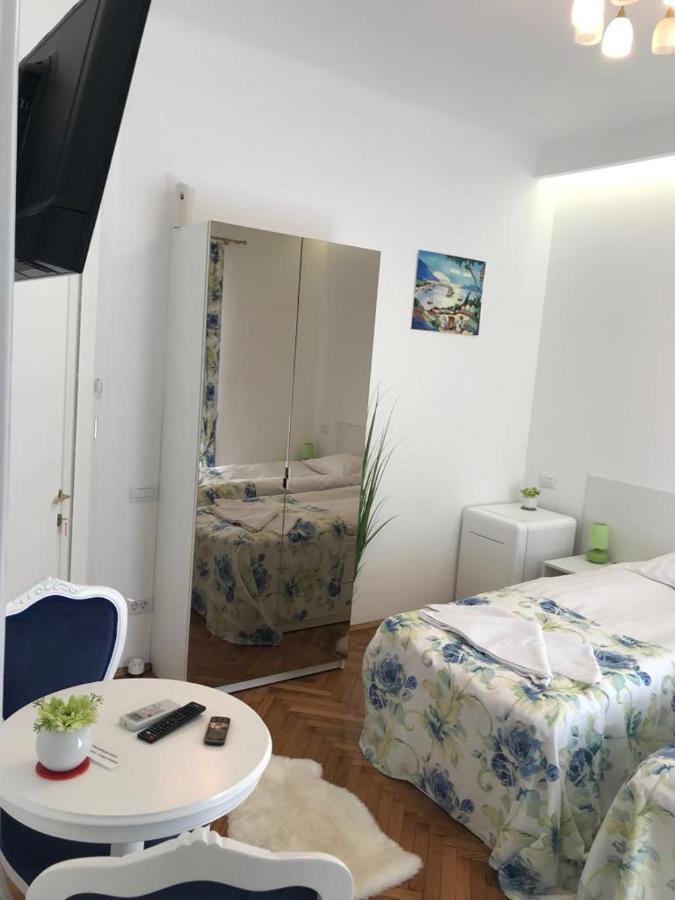 Apartment Victoria Luxury 11 *