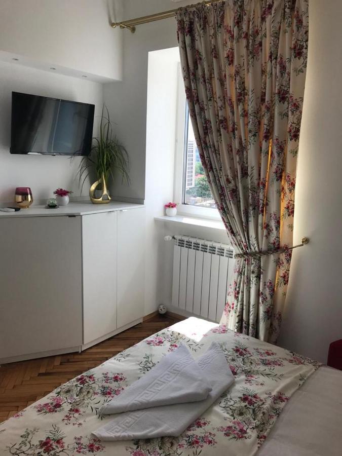 Apartment Victoria Luxury 11 *
